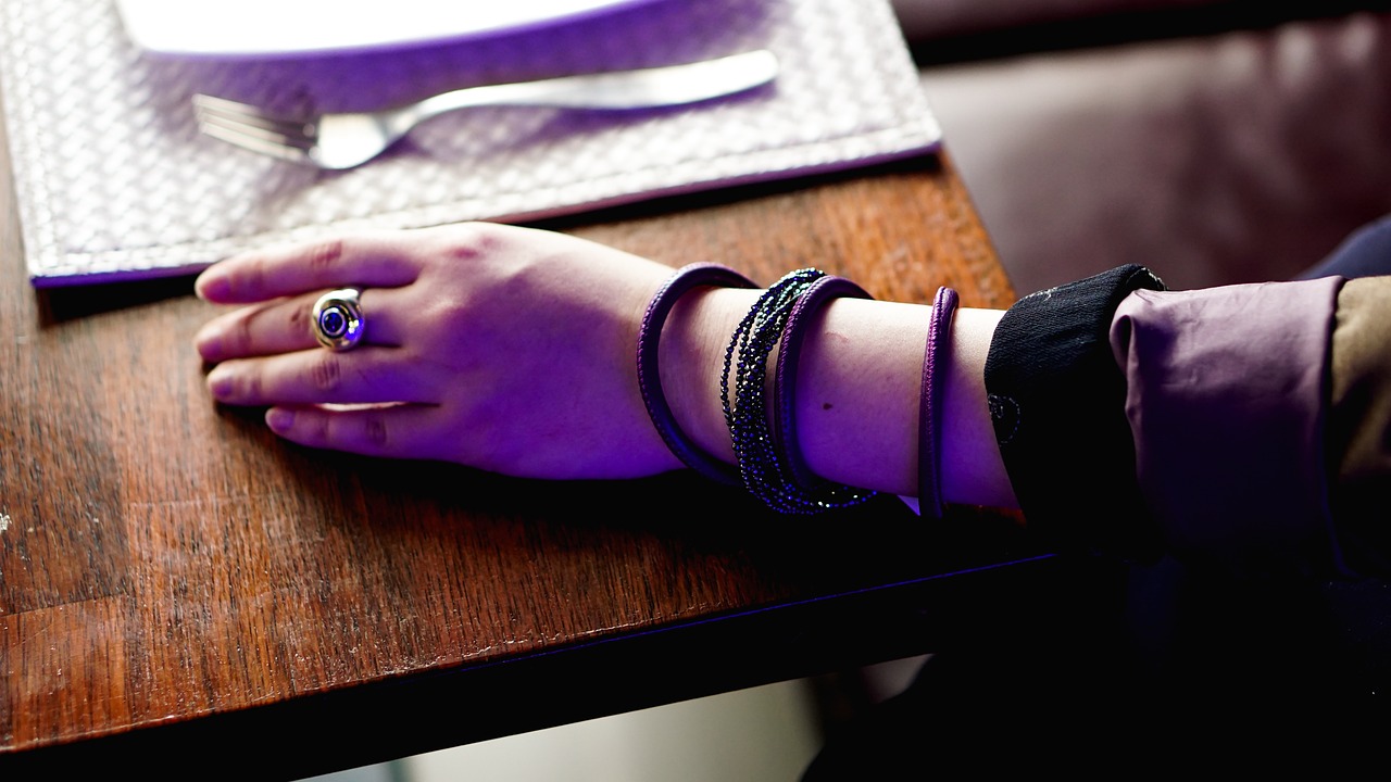 Comment nettoyer un bracelet en cuir conseils et astuces pour